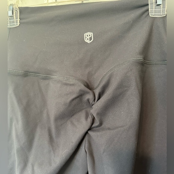 Born Primitive - Lift Yourself Up 7/8 Leggings | Color: Black | Size: S - Picture 3 of 4